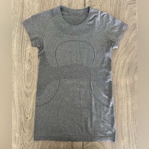 Lululemon Gray Short Sleeve Tee
